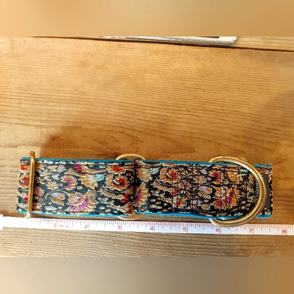 Dog collar 2 Hounds design 1.5" x 10"-14" blue multi color/ brass